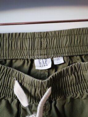 Gap Kids Relaxed Pull-On Shorts (Olive Green)